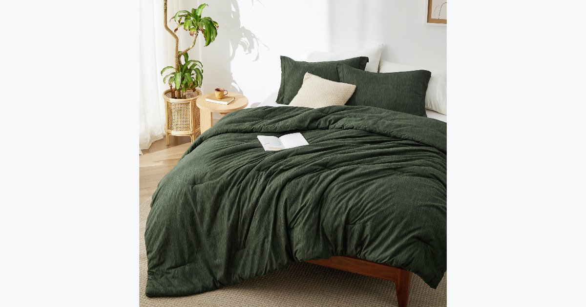 32% OFF · Bedsure Olive Green Queen Comforter Set 3pc